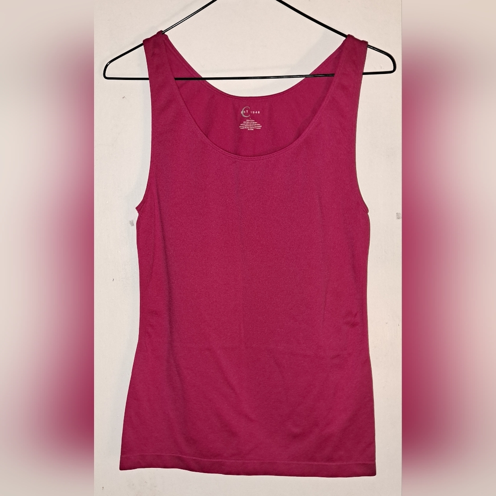 Tank top from Cato in hot pink fitted with pleated sides for fit barbiecore
